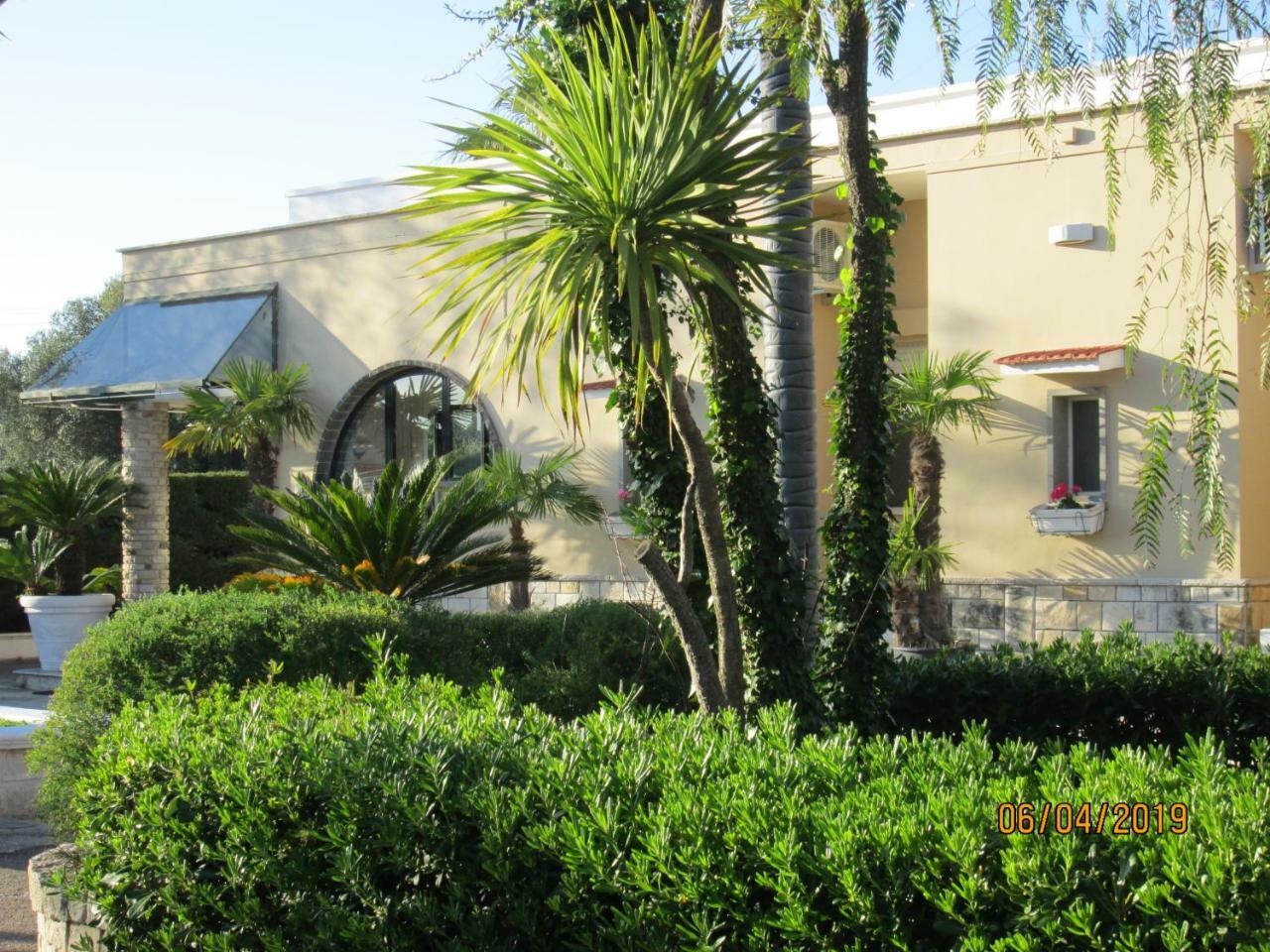 Hotel Tropical أوستوني المظهر الخارجي الصورة